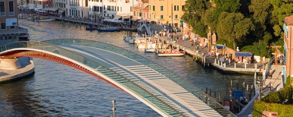 Мост Конституции в Венеции: величие и красота
